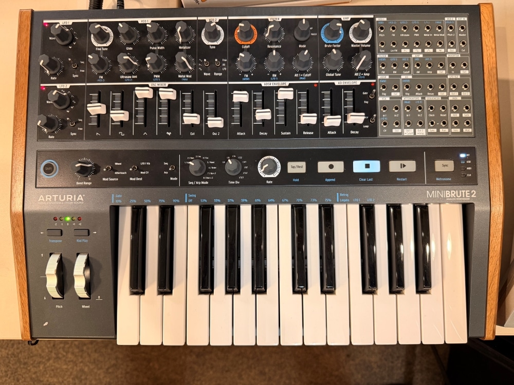 Arturia MiniBrute 2