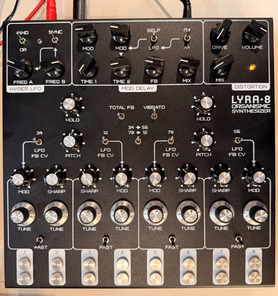LYRA 8 organismic synthesizer