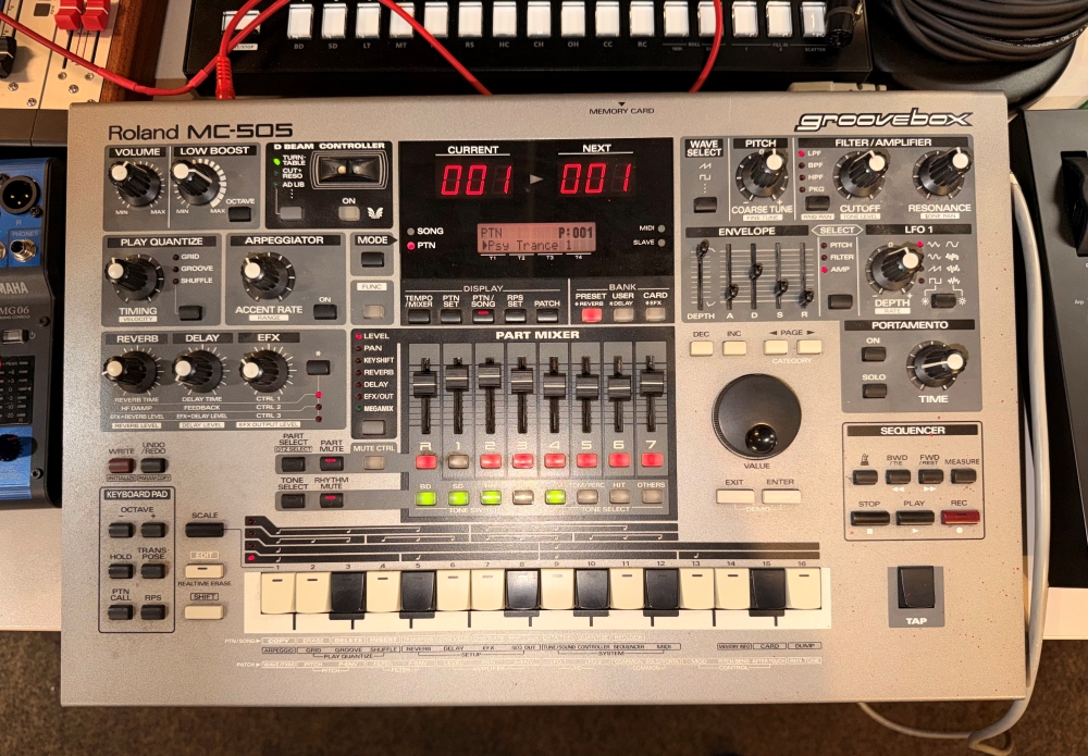 Roland MC-505